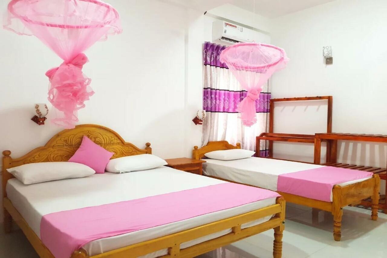 Snp Star Guest House Trincomalee Dış mekan fotoğraf