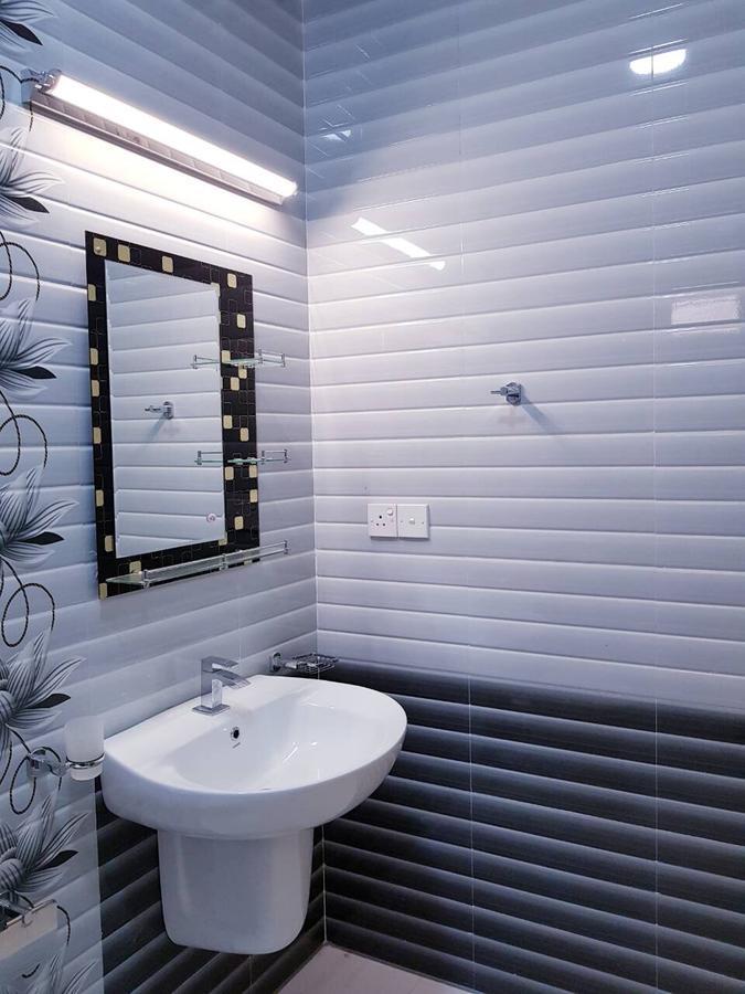 Snp Star Guest House Trincomalee Oda fotoğraf